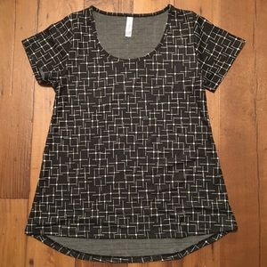 Excellent condition LuLaRoe XS Classic T